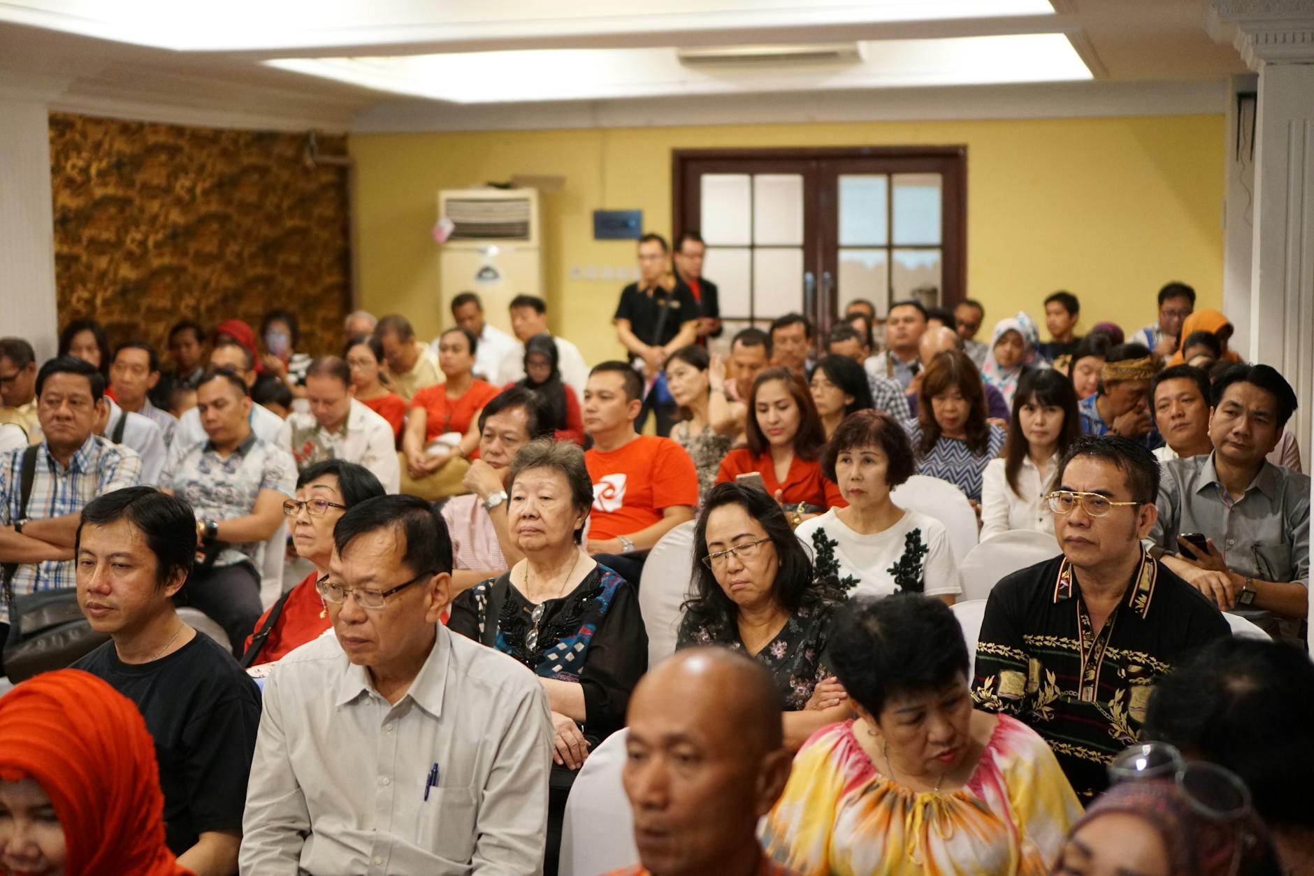 LBH menyediakan layanan konsultasi hukum gratis bagi masyarakat yang membutuhkan solusi hukum terpercaya